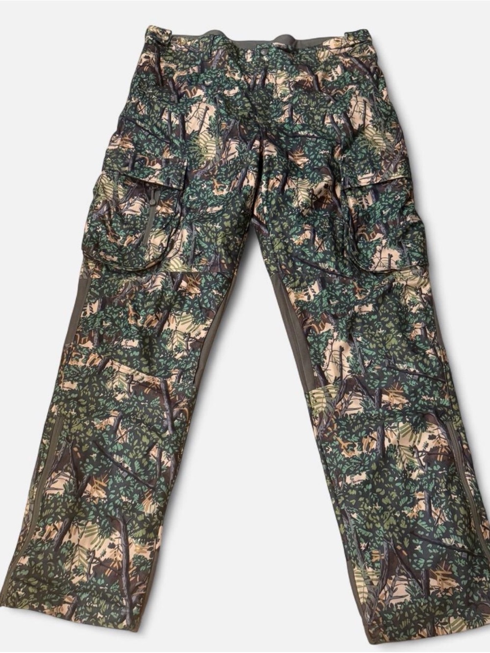 Men's Woodland Camo Cargo Pants in Green